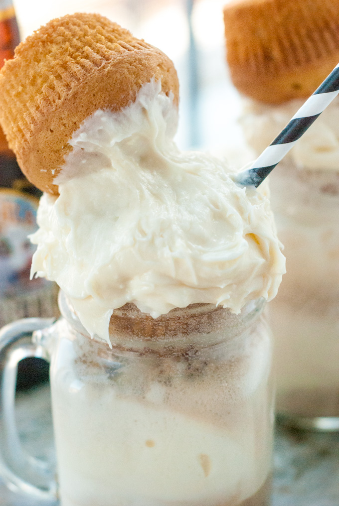 ROOT BEER CUPCAKE FLOATS