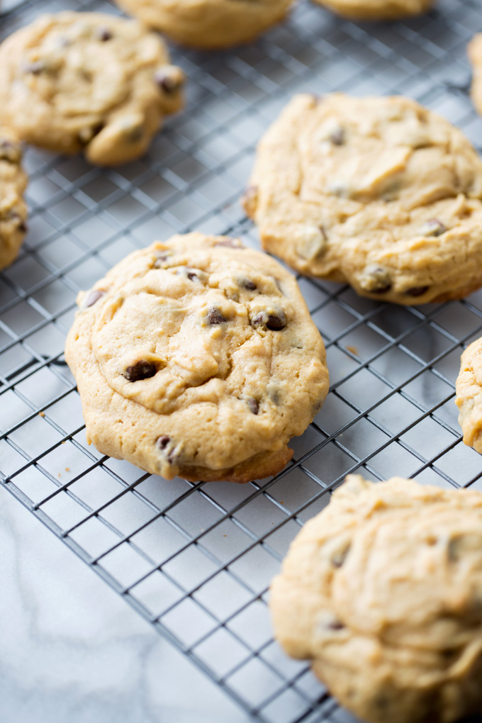 GOOD OL' CHOCOLATE CHIP COOKIES