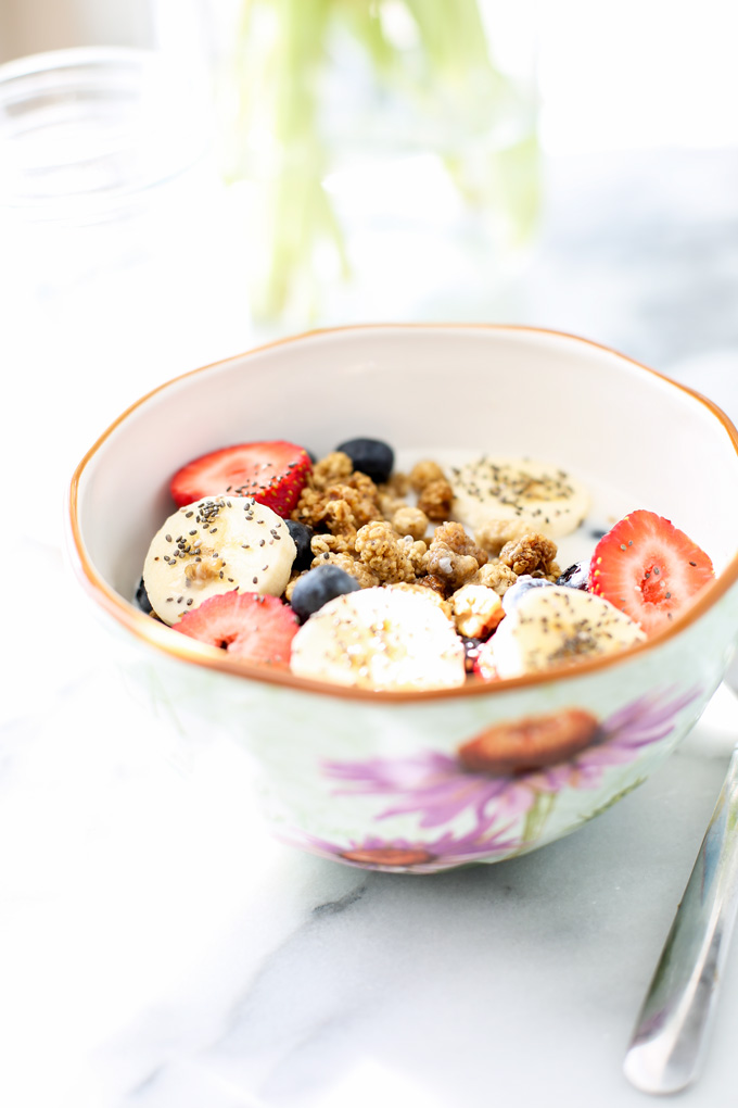 MULBERRY CEREAL WITH FRESH FRUIT