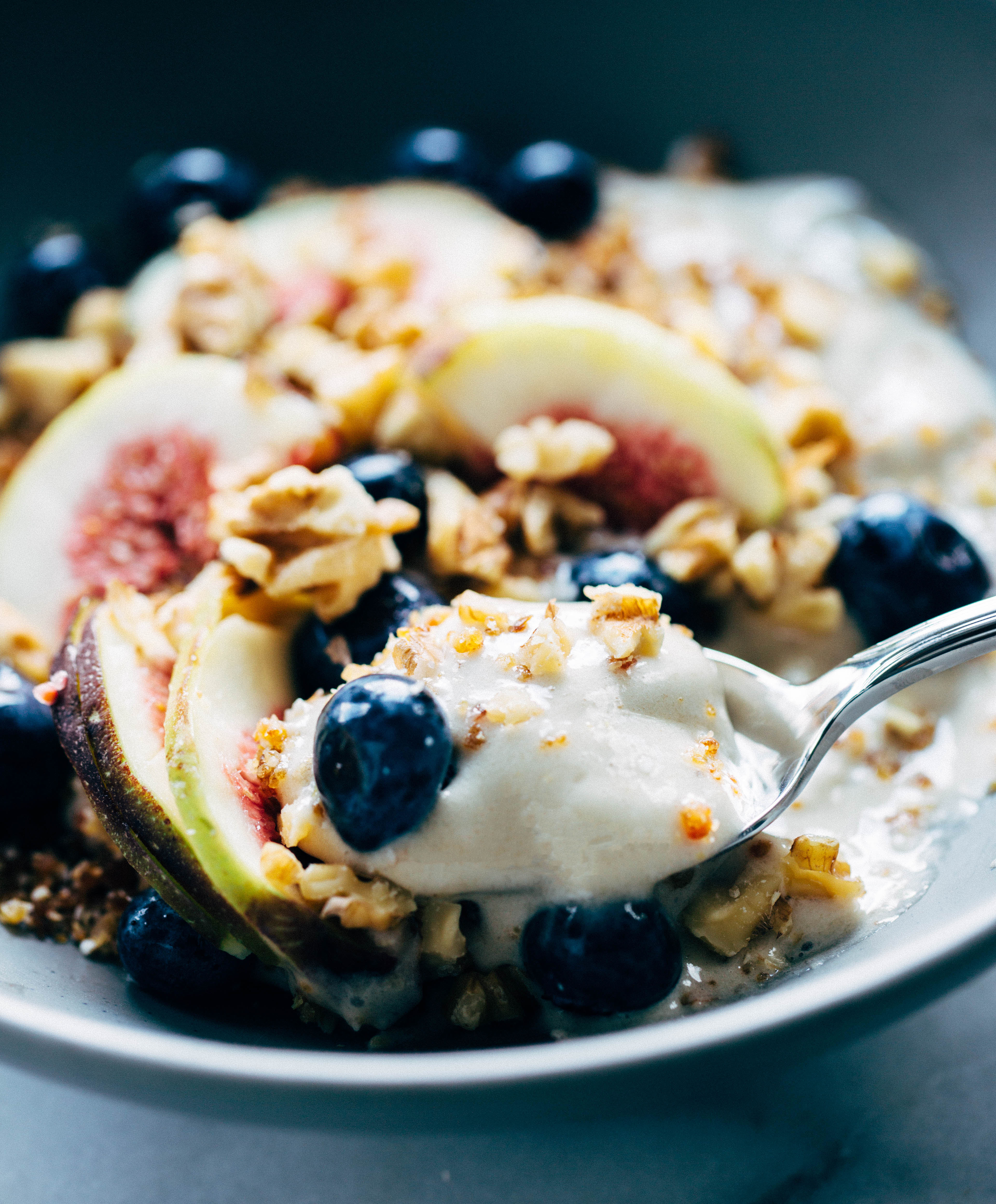 fig banana breakfast bowl