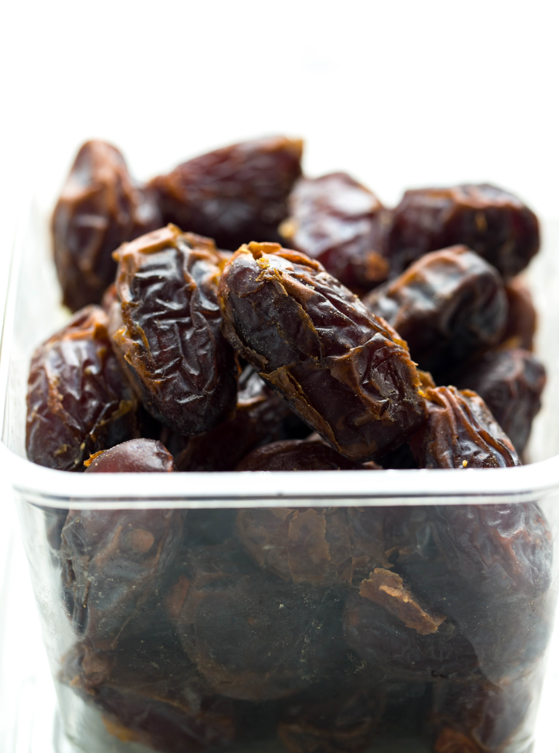 MEDJOOL DATES IN CONTAINER