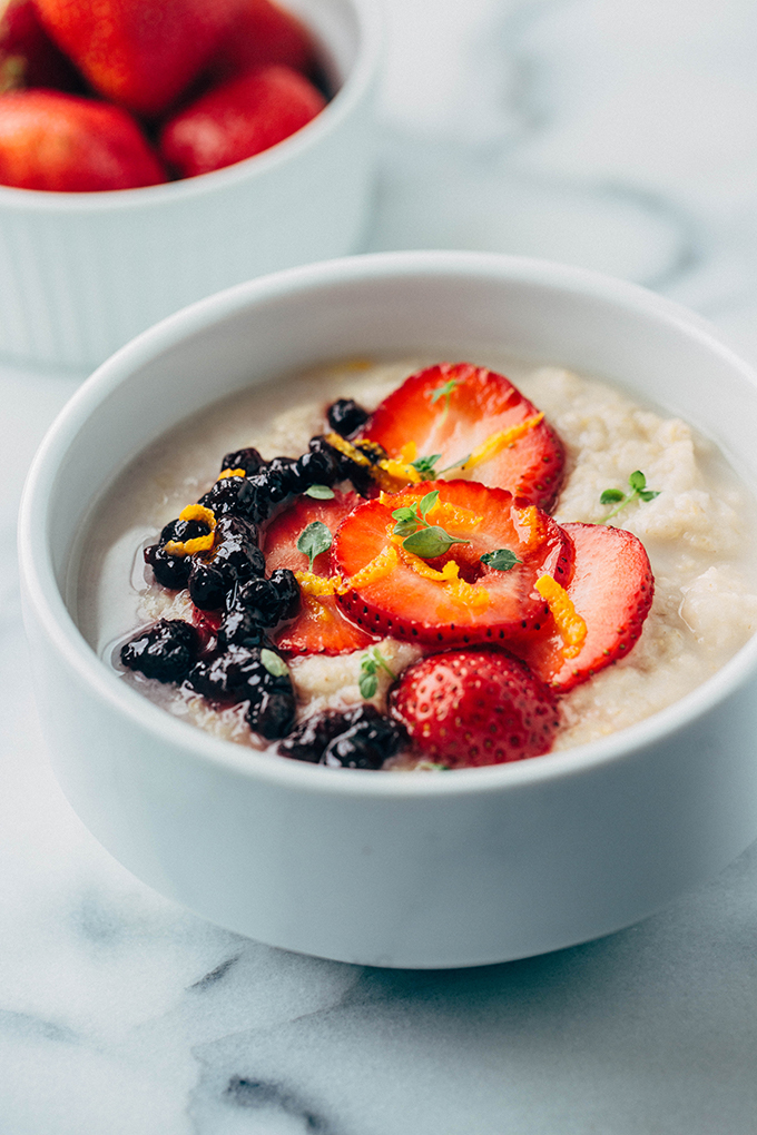 overnight strawberry honey oats bowl