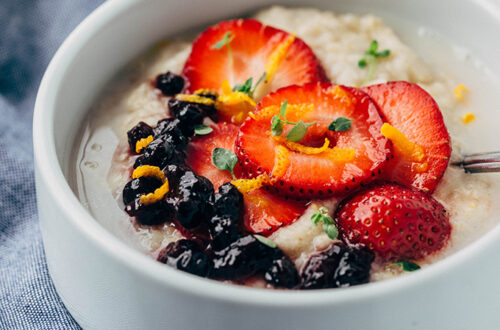 overnight strawberry honey oats bowl