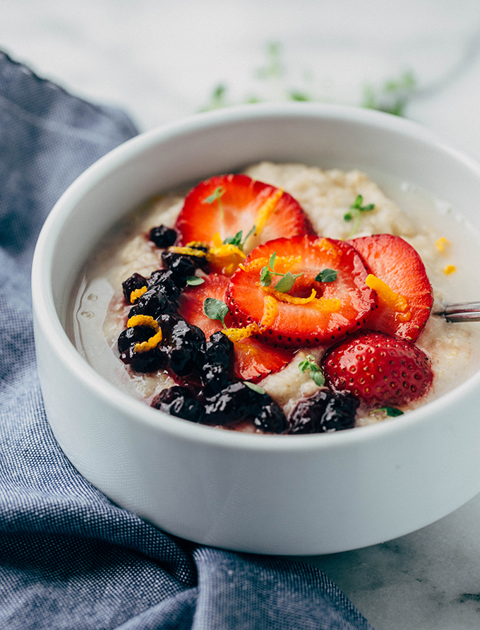 overnight strawberry honey oats bowl